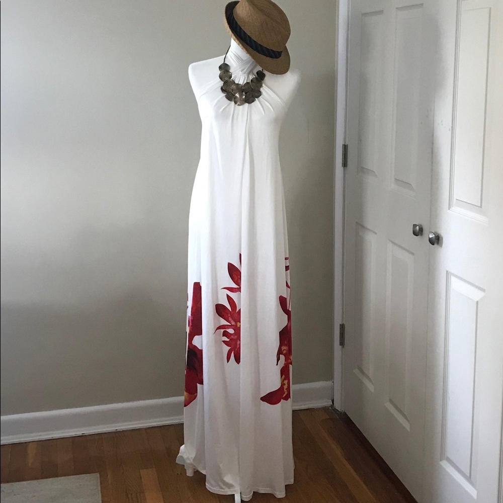 Flowy floral white maxi dress